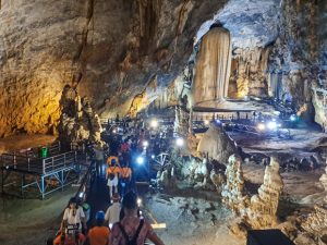 Đồng Hới - Động Thiên Đường trong ngày